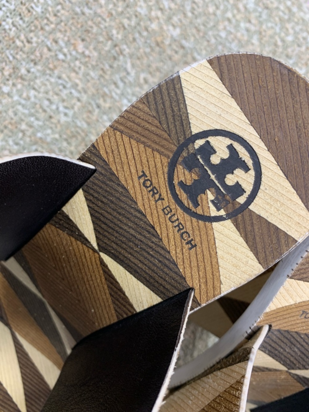 Tory Burch Brown and White Geometric Slide Sandals - Picture 8 of 8